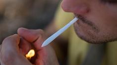 Expert: K vyzkoušení drog stačí českým dětem pár kliknutí!
