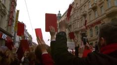 Lidé chystají desítky demonstrací. Hlídat je budou stovky policistů