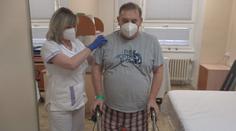 Eduard se po covidu učí opět chodit. "Neuměl jsem se ani umýt," vzpomíná