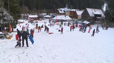 Lidi neodradilo ani uzavření skiareálů! Místo lyží vytáhli v Beskydech boby