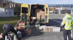 Podvodníci se snažili přes Česko převézt pančovaný alkohol. Odhalili je celníci