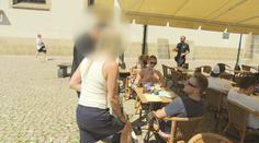 Některé restaurace diskriminují cizince! Účtují jim více peněz