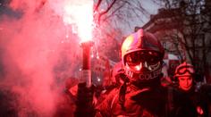 Francouzi protestují proti důchodové reformě, demonstrace potrvají přes víkend