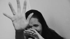 Facky, kopance a řev. Krvavou bitku dívek v Košicích řeší policie