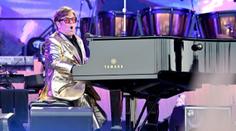 Elton John odehrál svůj poslední koncert v Británii. Zahrál na prestižním festivalu