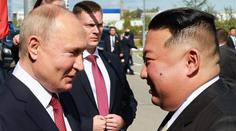 Kim Čong-un stojí za všemi rozhodnutími Vladimira Putina, uvedl na setkání