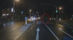 Neobjasněná nehoda na Kladensku. Autobus tam srazil seniorku