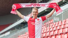 Náhrada za Deliho? Do Slavie přestoupil stoper Pokorný
