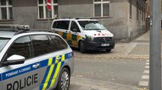 V pražském domě našli dvě mrtvoly. Policie zjišťuje, co se stalo