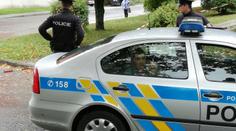 Agresor se vrhnul na popeláře, potom zbil strážníka!