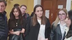 Herečka Angelina Jolie navštívila Lvov. Kvůli hrozbě ostřelování musela do úkrytu