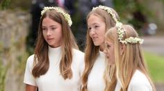 Královská rodina přivítala novou princeznu. Lidé mohou na 13leté dívce oči nechat