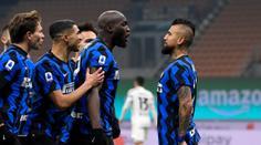 Souboj velikánů ovládl Inter, Neapol nasázel půltucet! Kucka pálil zraněný
