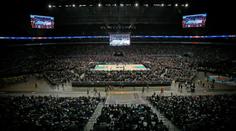 NBA má nový rekord. Na zápas Spurs přišlo téměř 70 tisíc fanoušků