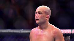 Legenda UFC na kolenou! Na ulici mu namlátil chlápek z hospody