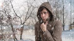 Přes Česko se řítí chladný vzduch, varují meteorologové. Řekli, kde bude sněžit