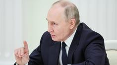 V Rusku mají stále suché záchody. Putin to musí maskovat válkou, říká bývalý diplomat