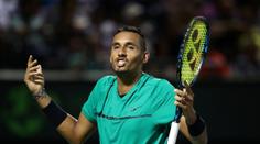 VIDEA: Bouřlivák Kyrgios: Nejdřív úder roku, potom rozmlátil raketu!&nbsp;