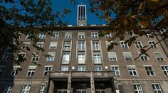 Žháři zapálili berlínskou radnici. Motivovat je k tomu měl konflikt v Gaze