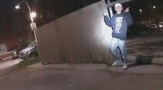 Video ukazuje šokující postup policie. Chlapec se vzdal, přesto ho zastřelili