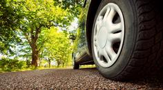 TEST letních pneu: Jaké vybrat pro rodinné auto či sportovnější jízdu?