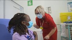 Řada zemí hlásí rekordní počty případů. Kvůli covidu se ruší spousta letů