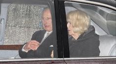 Král Karel znovu míří do nemocnice. Camilla se od něj nehnula