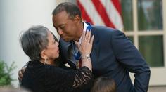 Zlomený Tiger Woods. Golfové legendě zemřela milovaná maminka