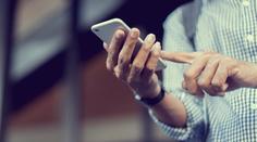 Muž kradl v práci mobilní telefony, doma schovával stovky přístrojů