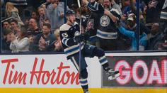 Pastrňák se opět trefil. Svůj premiérový gól v NHL vstřelil David Jiříček