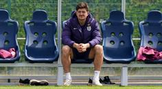 Hvězda Manchesteru na MS chybí, místo toho má brigádu za pultem