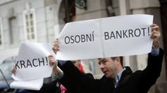 FINANČNÍ RÁDCE: Máte dluhy? Poradíme vám, jak se jich zbavit. Úplně všech!