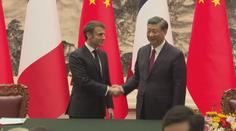 Macronova návštěva Pekingu pokračuje. Napravuje vztahy mezi EU a Čínou