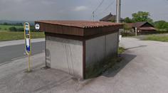 Cesta z oslavy skončila smrtí! Mladý chlapec vytáhl na kamaráda zbraň