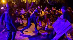 Nepokoje v dovolenkové destinaci. Demonstranti se na Mallorce střetli s policií