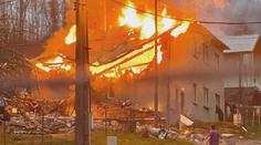Po explozi domu našli těla ženy a tří dětí. Hlavní podezřelý je stále v kómatu