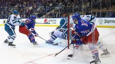 Panarin sestřelil San Jose hattrickem, Hertl, Rutta a Zacha asistovali