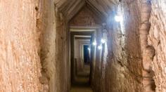 Leží tam Kleopatra? Archeologové jsou oslněni objevem tajemného tunelu v Egyptě