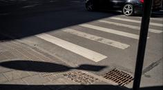 Auto na přechodu v Ústí srazilo ženu. Podle neziskové organizace byla těhotná