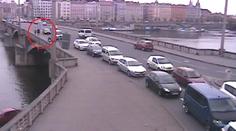 Panika v Praze: Posádka BMW pro zábavu střílela po lidech! FOTO