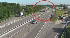 Policejní kontrolu přerušila nehoda! Řidič náklaďáku zemřel