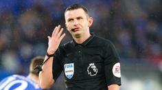 Barážový duel Česka bude řídit Michael Oliver. Muž, kterému vyhrožovali smrtí