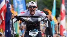 Šampion přišel s bláznivým nápadem. Doma zdolá triatlonového Ironmana