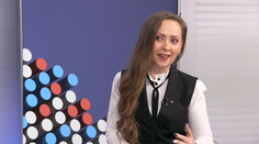 Plesová sezóna se blíží. Stylistka mluvila o půjčování šatů, a na kolik vyjde nová róba