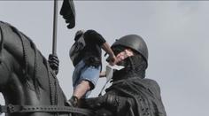 Svatému Václavovi někdo přelepil ústa páskou. Zasahovali i hasiči