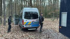 Do Klánovic míří další policisté. Po vraždě dítěte zavádějí bezpečnostní opatření