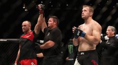 TOP 5 UFC submisí roku: Jak se umístila tvrdá prohra Pešty?