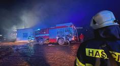 Na Trutnovsku hořel kravín. Při požáru uhynulo 150 jalovic