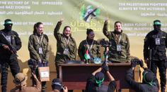 Hamás propustil čtyři rukojmí. Izraelské vojačky vyměnil za 200 Palestinců
