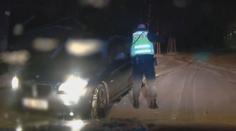 VIDEO: Policisté v Brně pronásledovali opilého řidiče. Alkohol nadýchaly i děti, které vezl